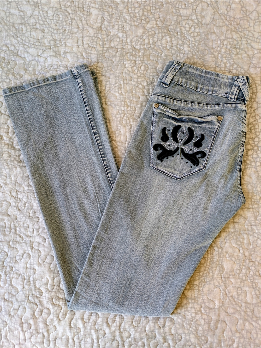Y2K Seven Fashion Light Wash Boot Cut Jeans with Embroidered Back Pocket